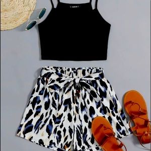 NWT Vacay ready SHEIN 2 piece short set sz M